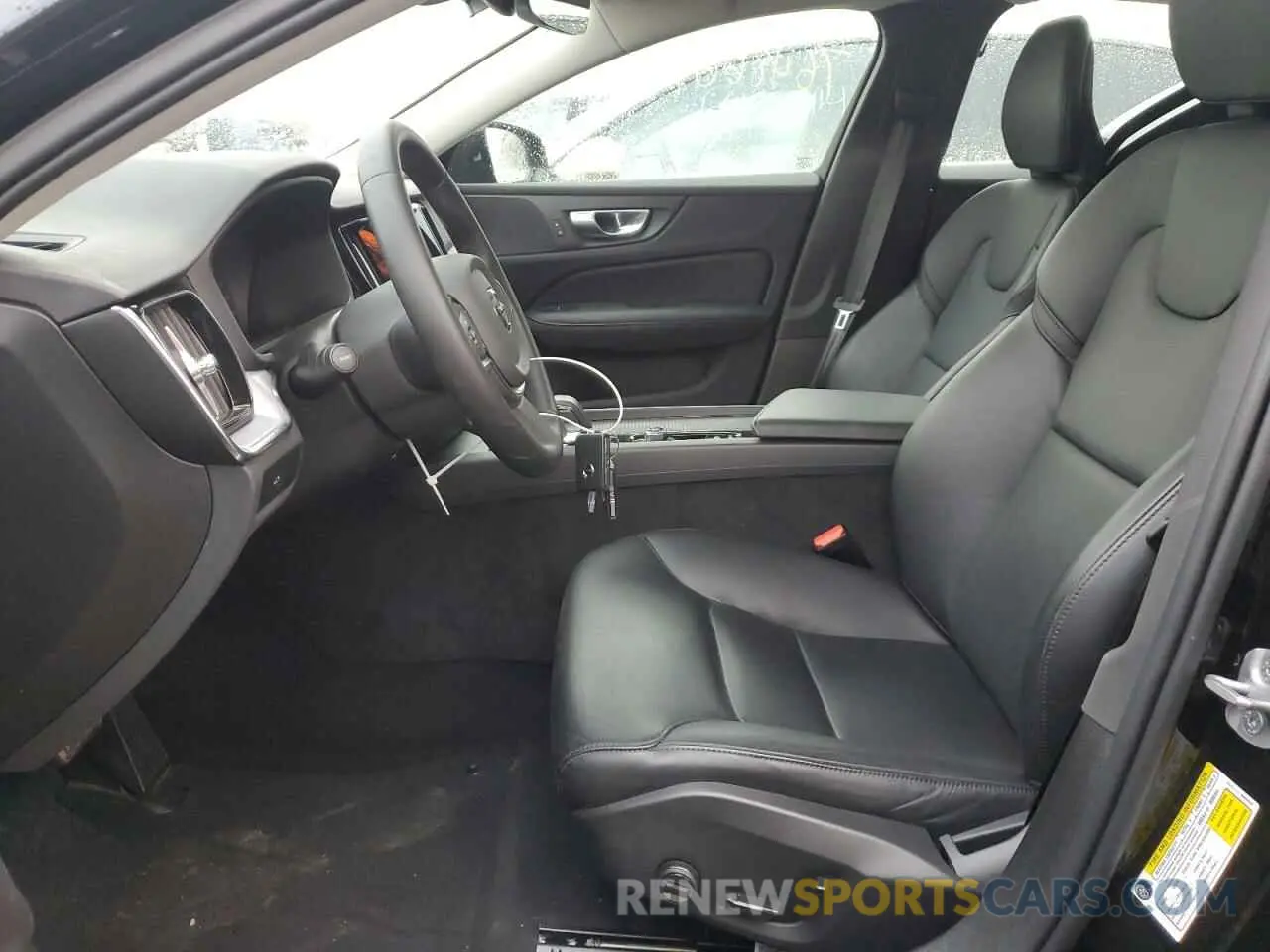 7 Photograph of a damaged car 7JRL12FK0RG318866 VOLVO S60 CORE 2024