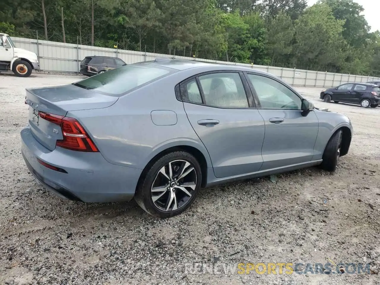 3 Photograph of a damaged car 7JRL12FK0RG321329 VOLVO S60 CORE 2024