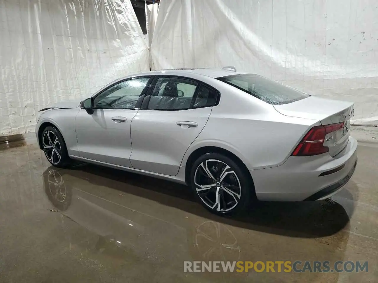 2 Photograph of a damaged car 7JRL12FK2RG317573 VOLVO S60 CORE 2024