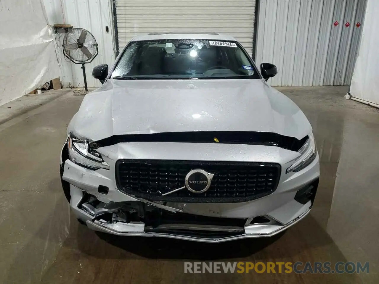 5 Photograph of a damaged car 7JRL12FK2RG317573 VOLVO S60 CORE 2024