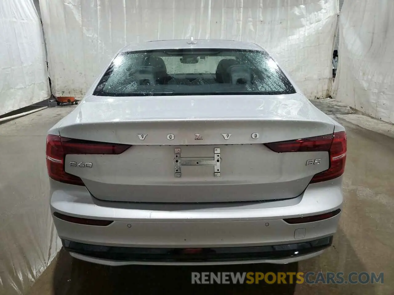 6 Photograph of a damaged car 7JRL12FK2RG317573 VOLVO S60 CORE 2024