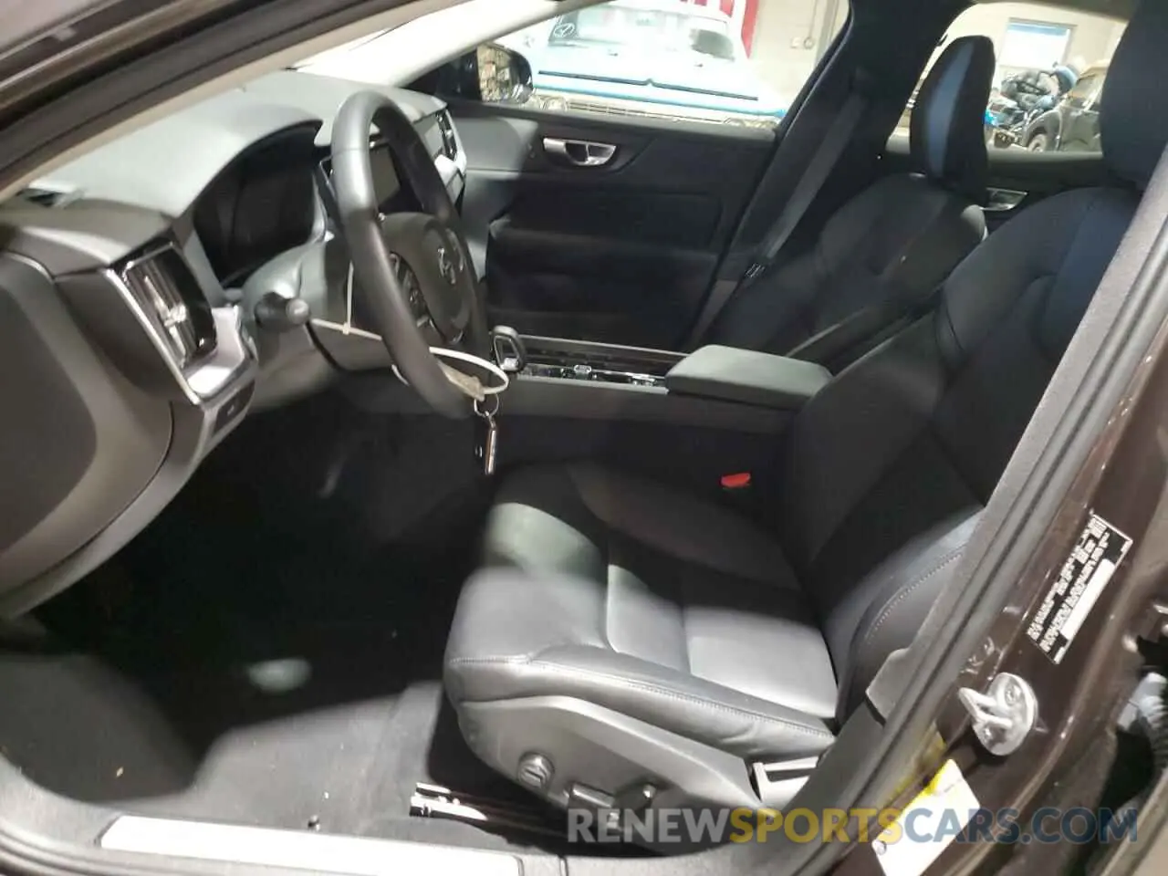 7 Photograph of a damaged car 7JRL12FK2RG321509 VOLVO S60 CORE 2024