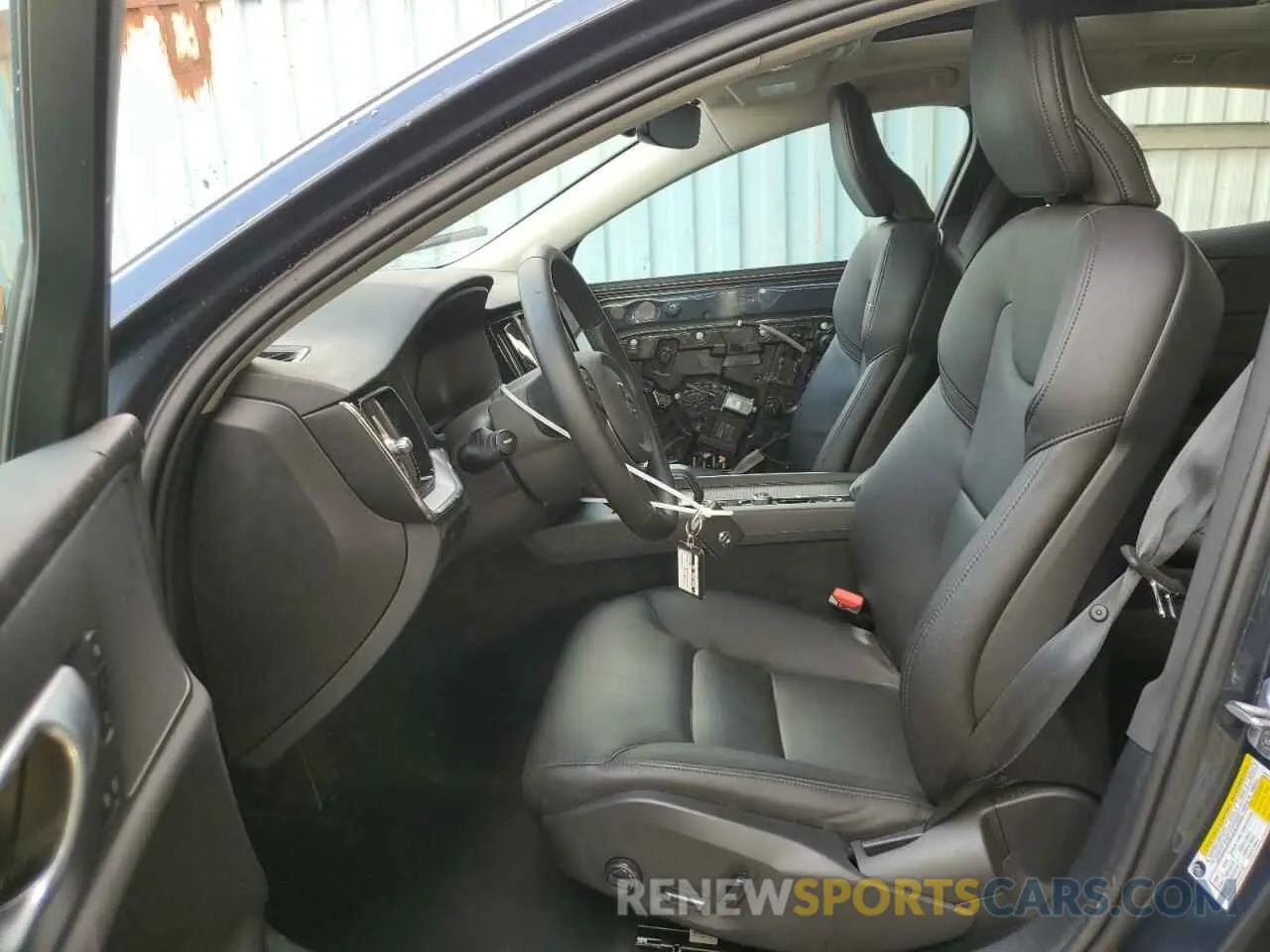 7 Photograph of a damaged car 7JRL12FK2RG327536 VOLVO S60 CORE 2024