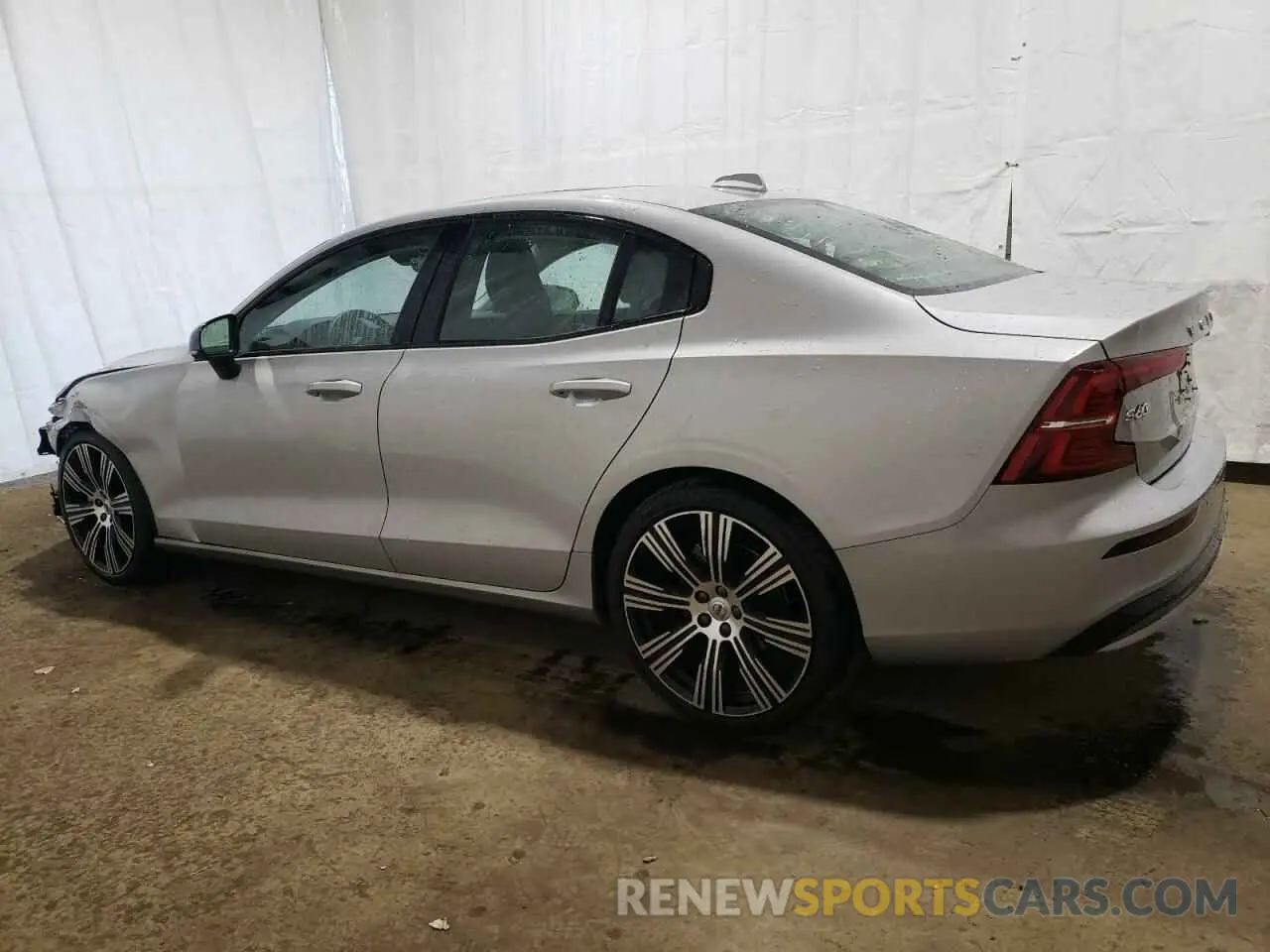 2 Photograph of a damaged car 7JRL12FK3RG322605 VOLVO S60 CORE 2024