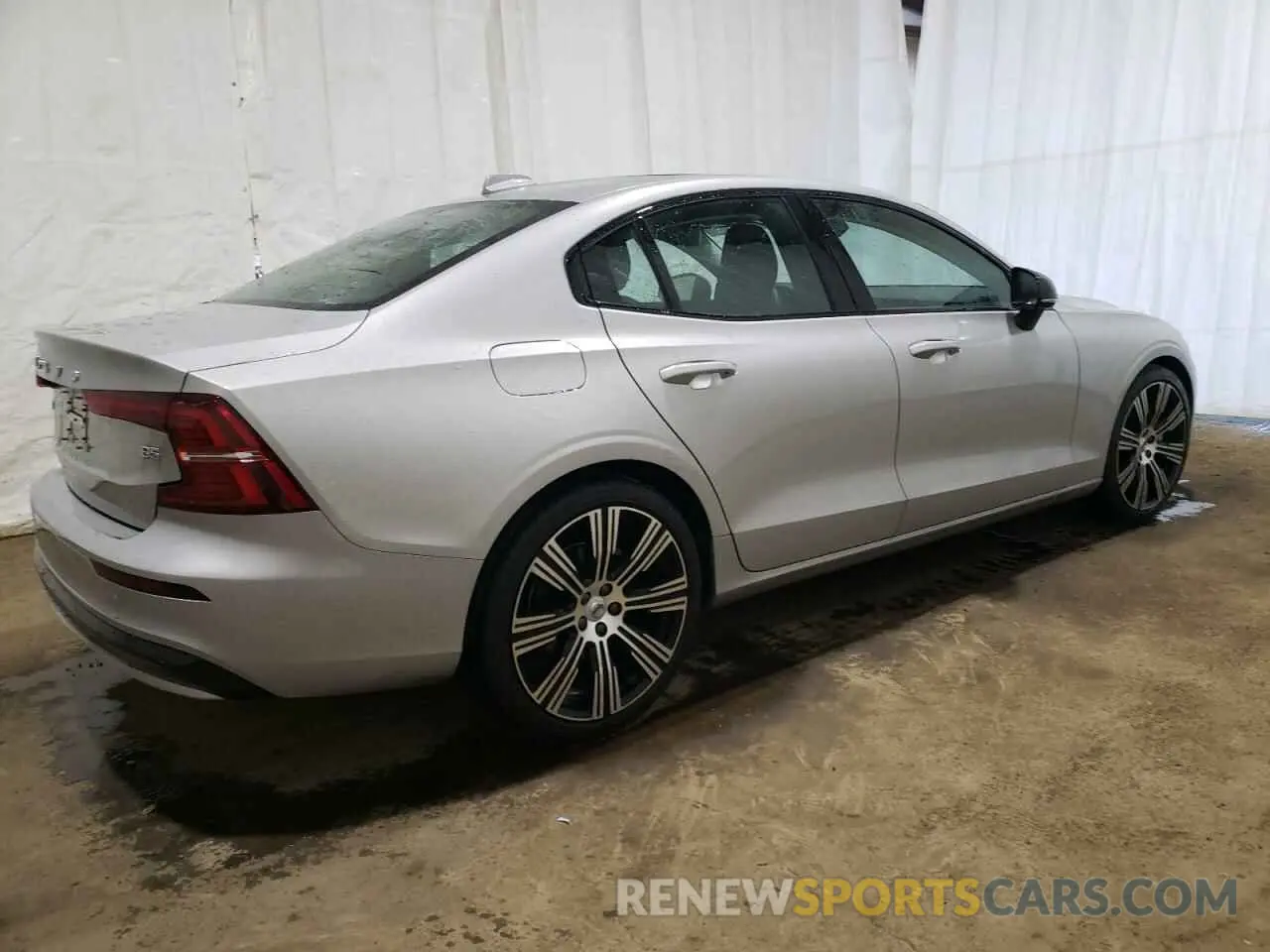 3 Photograph of a damaged car 7JRL12FK3RG322605 VOLVO S60 CORE 2024