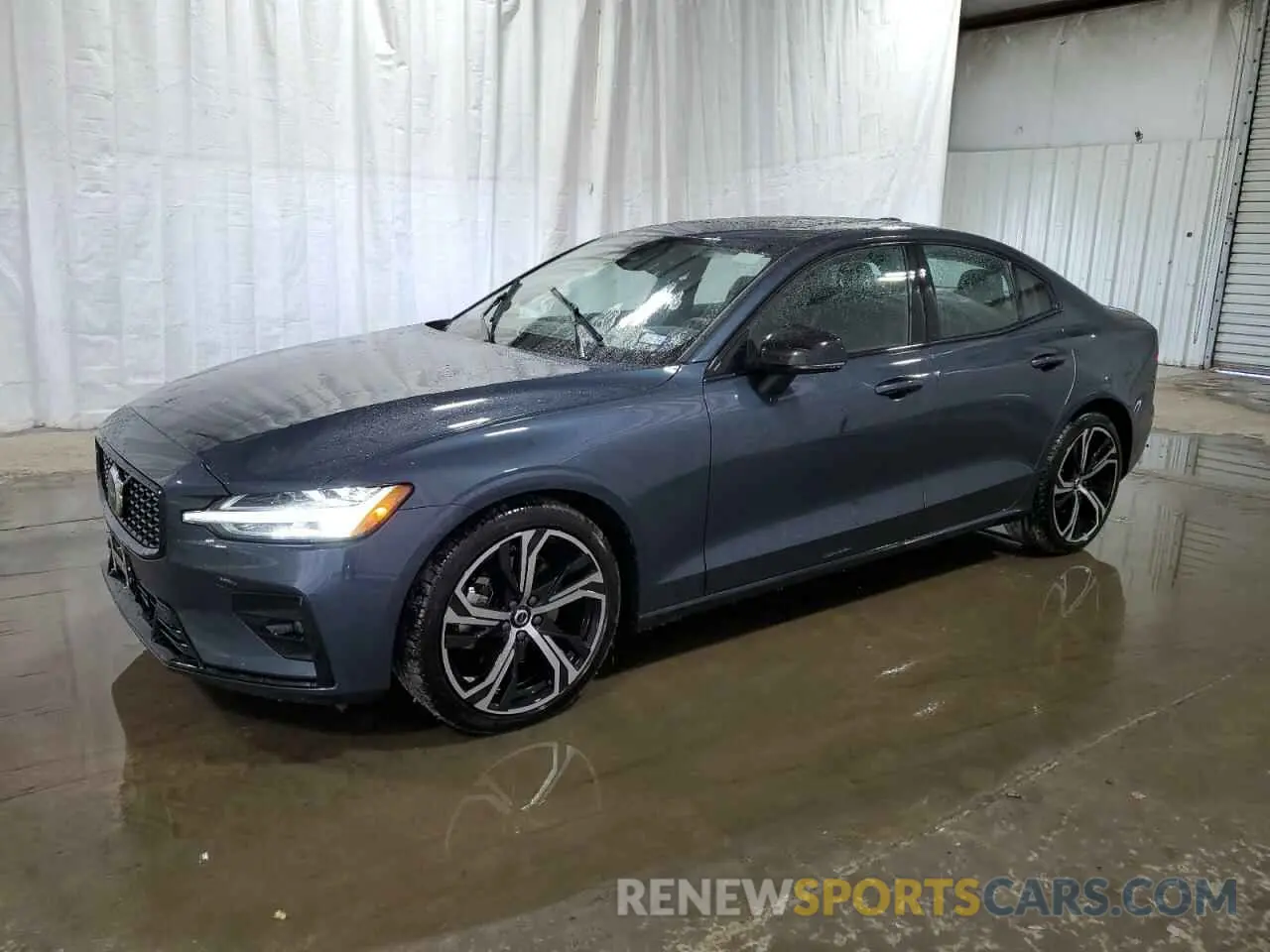 1 Photograph of a damaged car 7JRL12FK4RG316893 VOLVO S60 CORE 2024