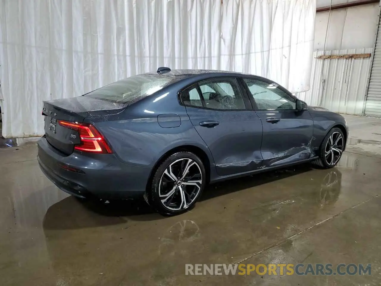 3 Photograph of a damaged car 7JRL12FK4RG316893 VOLVO S60 CORE 2024