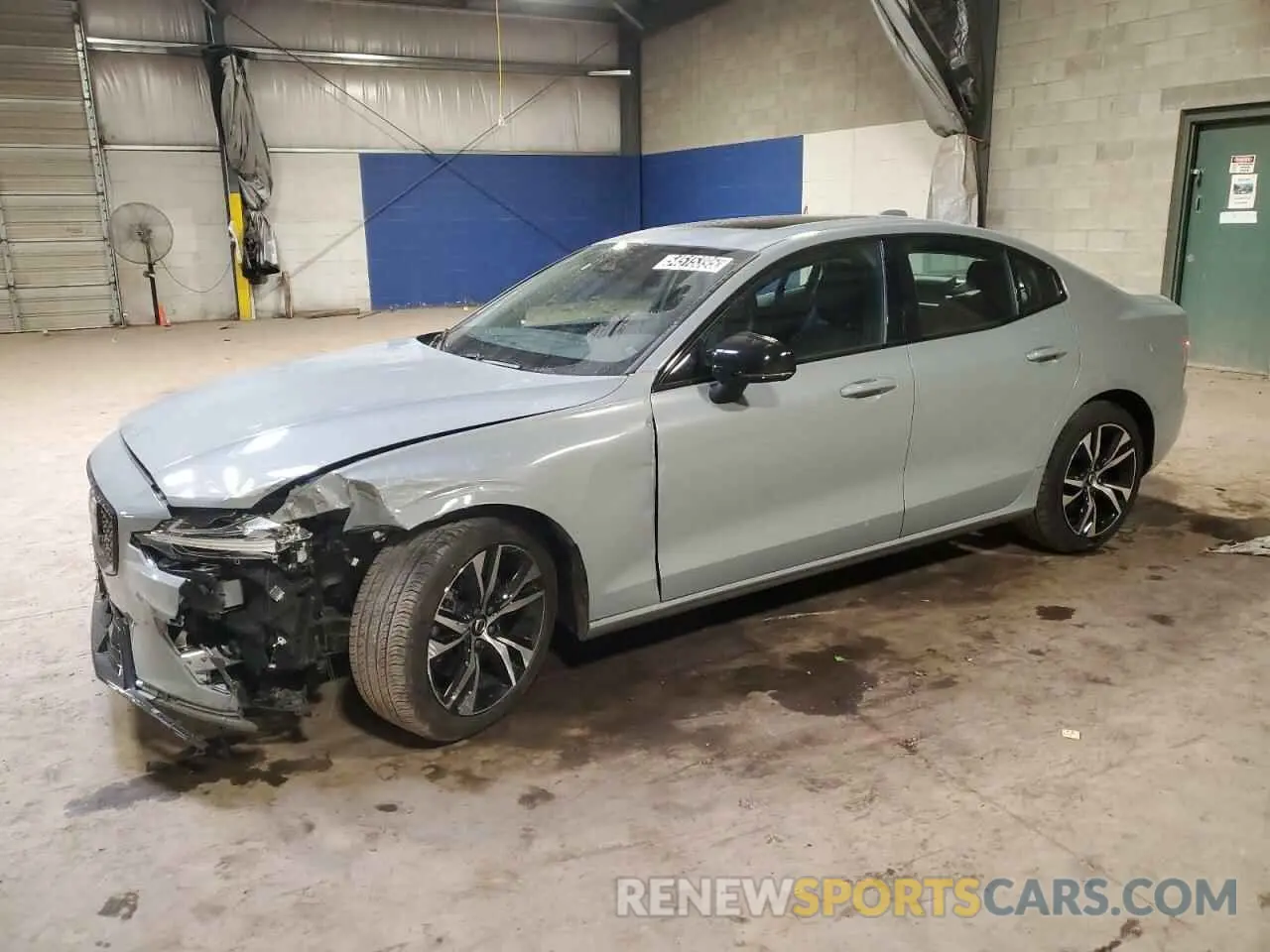 1 Photograph of a damaged car 7JRL12FK4RG322970 VOLVO S60 CORE 2024