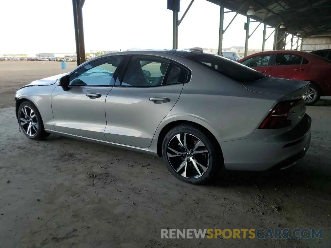 2 Photograph of a damaged car 7JRL12FK5RG322315 VOLVO S60 CORE 2024