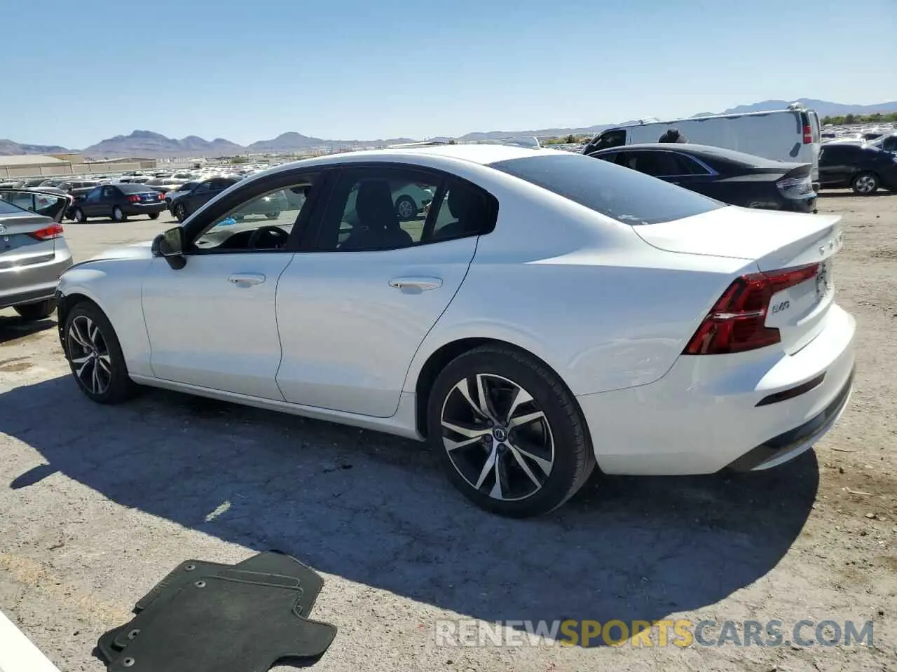 2 Photograph of a damaged car 7JRL12FK6RG313431 VOLVO S60 CORE 2024