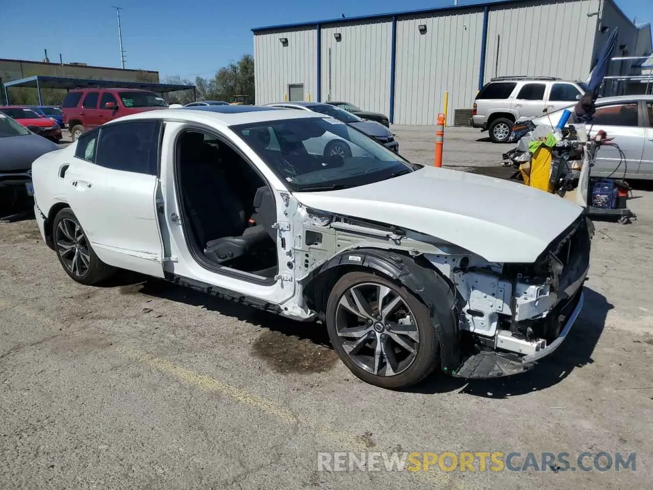 4 Photograph of a damaged car 7JRL12FK6RG313431 VOLVO S60 CORE 2024