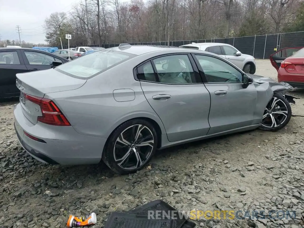 3 Photograph of a damaged car 7JRL12FK6RG315194 VOLVO S60 CORE 2024