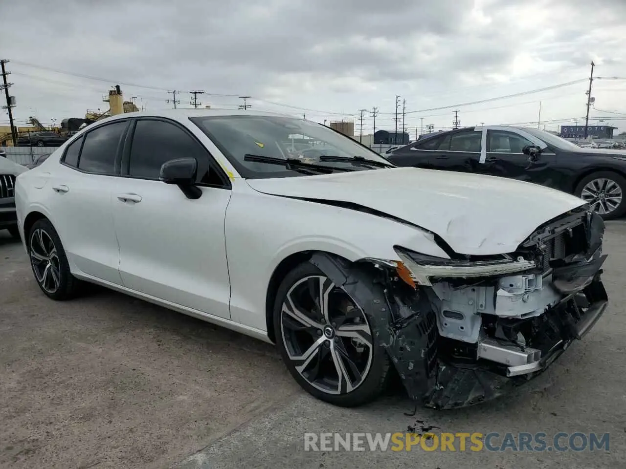 4 Photograph of a damaged car 7JRL12FK7RG310554 VOLVO S60 CORE 2024