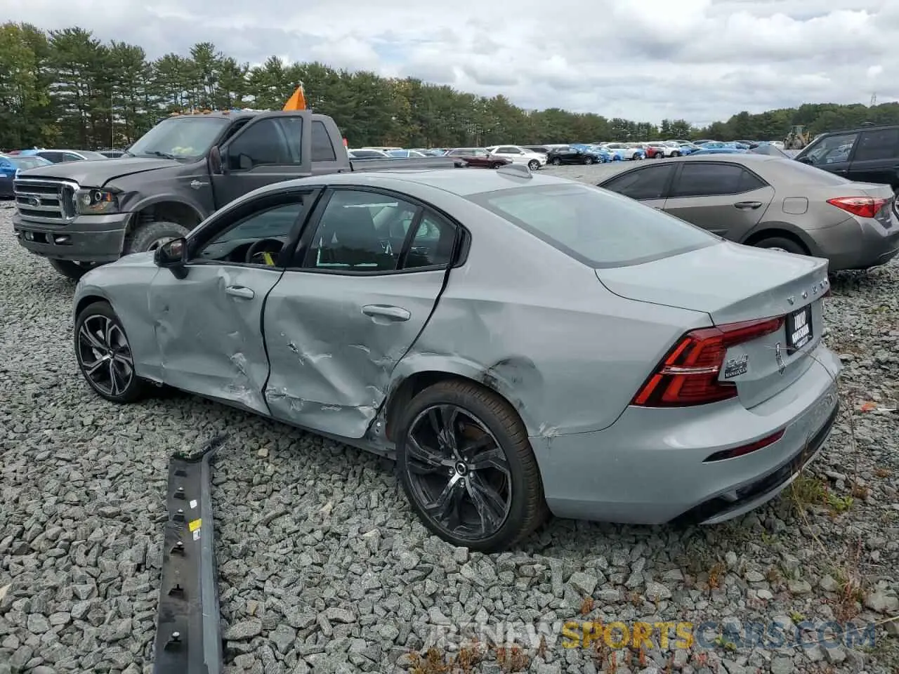 2 Photograph of a damaged car 7JRL12FK7RG310571 VOLVO S60 CORE 2024