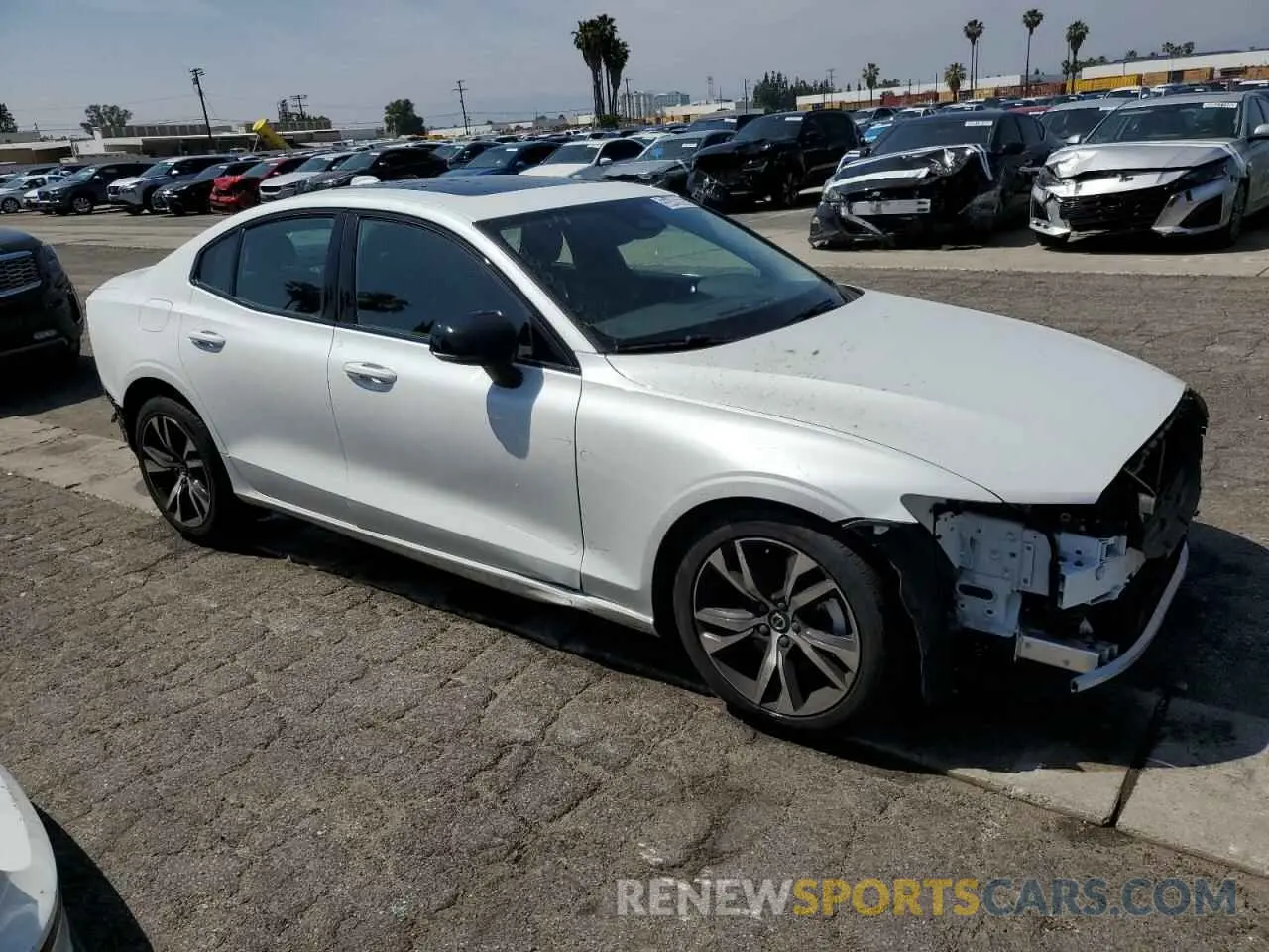 4 Photograph of a damaged car 7JRL12FK7RG313387 VOLVO S60 CORE 2024