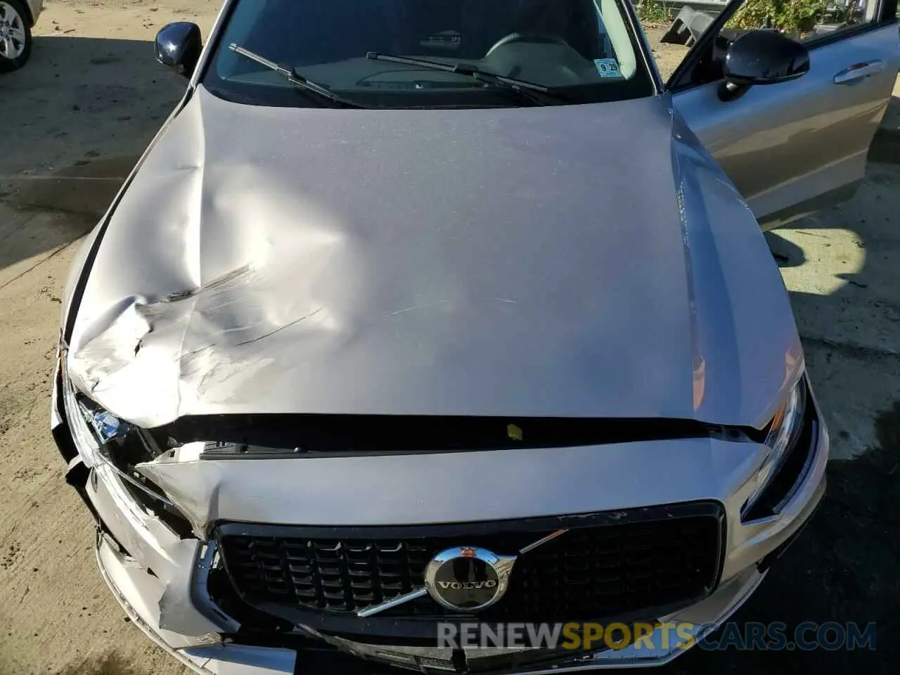 11 Photograph of a damaged car 7JRL12FK9RG297371 VOLVO S60 CORE 2024