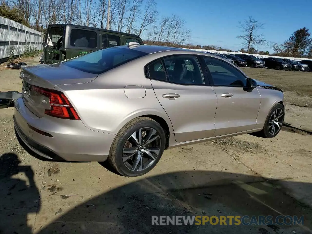 3 Photograph of a damaged car 7JRL12FK9RG297371 VOLVO S60 CORE 2024