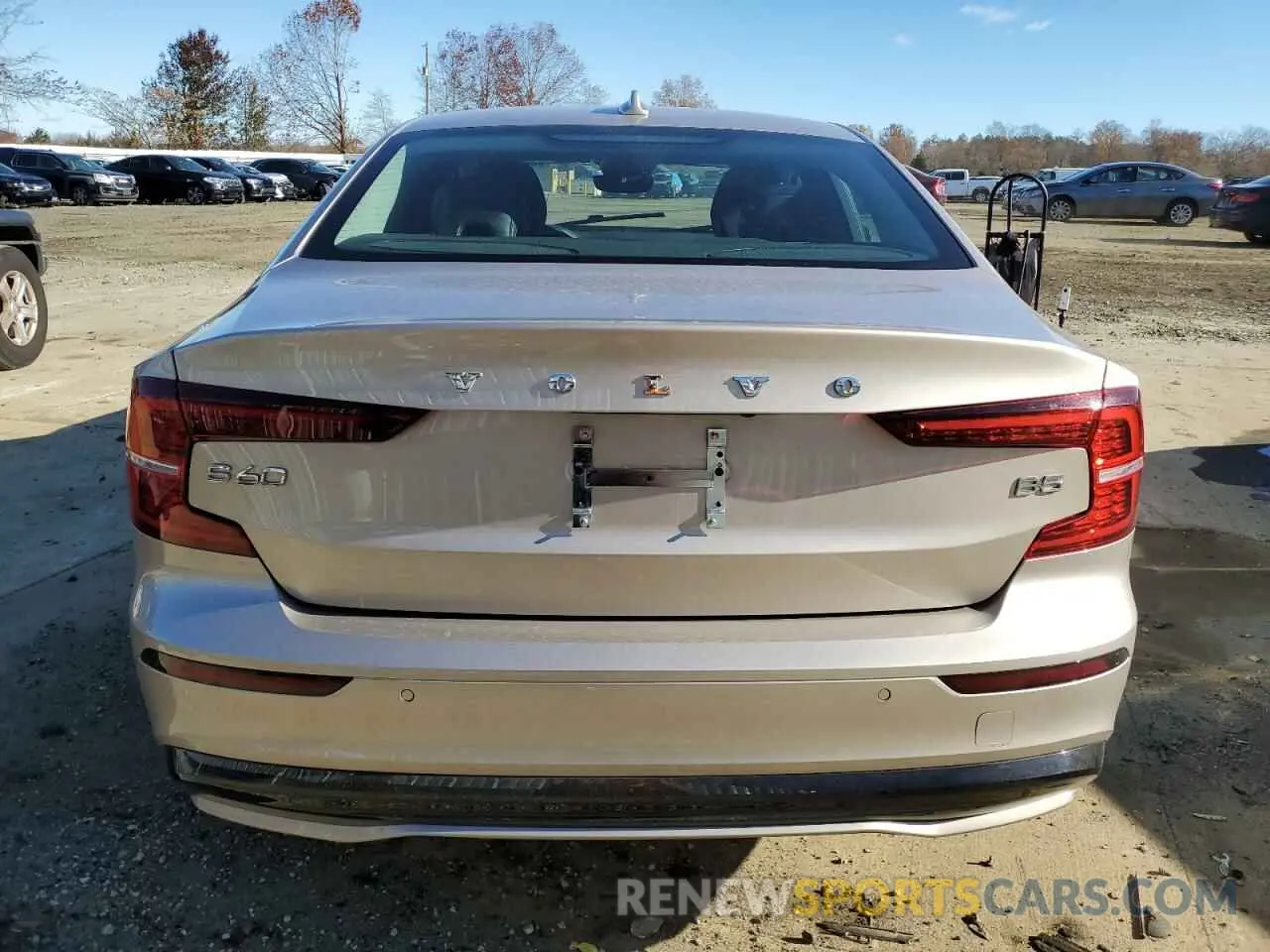 6 Photograph of a damaged car 7JRL12FK9RG297371 VOLVO S60 CORE 2024