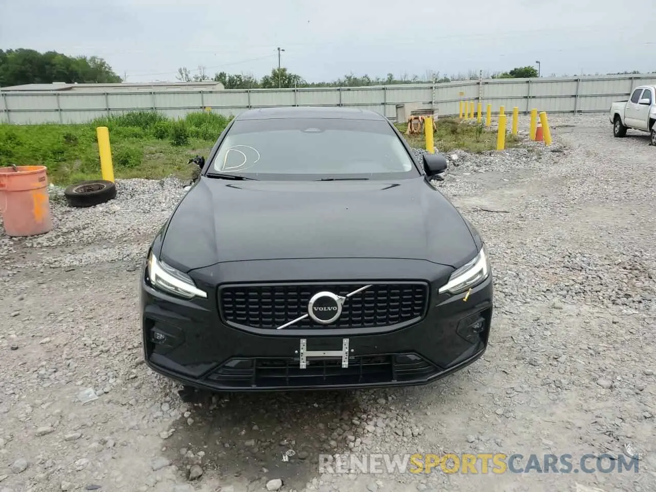 5 Photograph of a damaged car 7JRL12FKXRG317854 VOLVO S60 CORE 2024