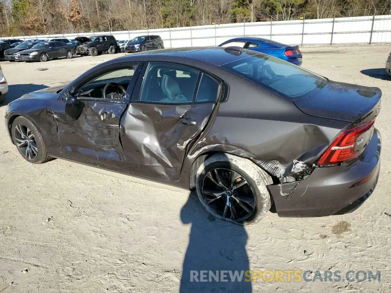 2 Photograph of a damaged car 7JRL12TK2RG309428 VOLVO S60 CORE 2024