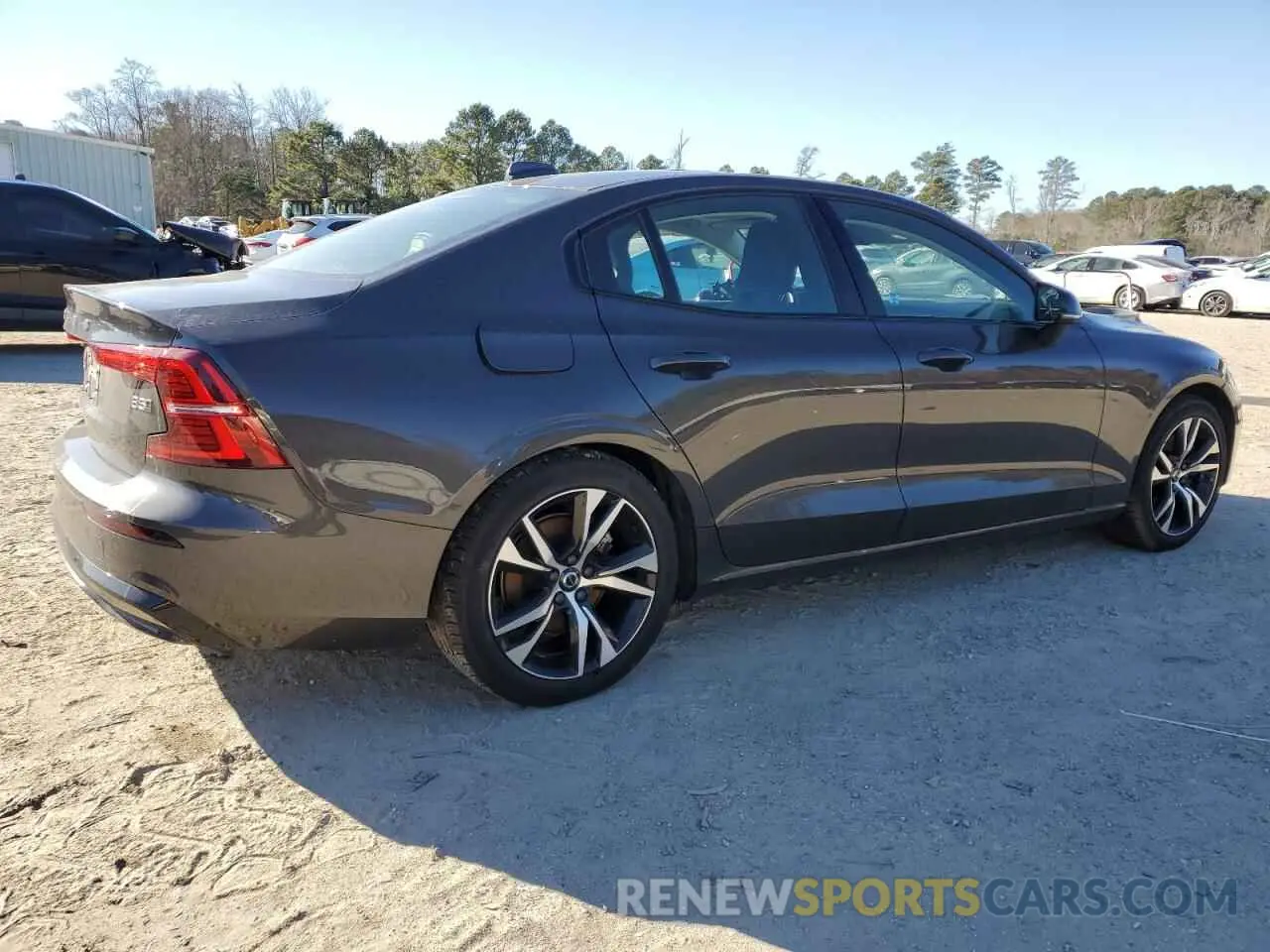 3 Photograph of a damaged car 7JRL12TK2RG309428 VOLVO S60 CORE 2024