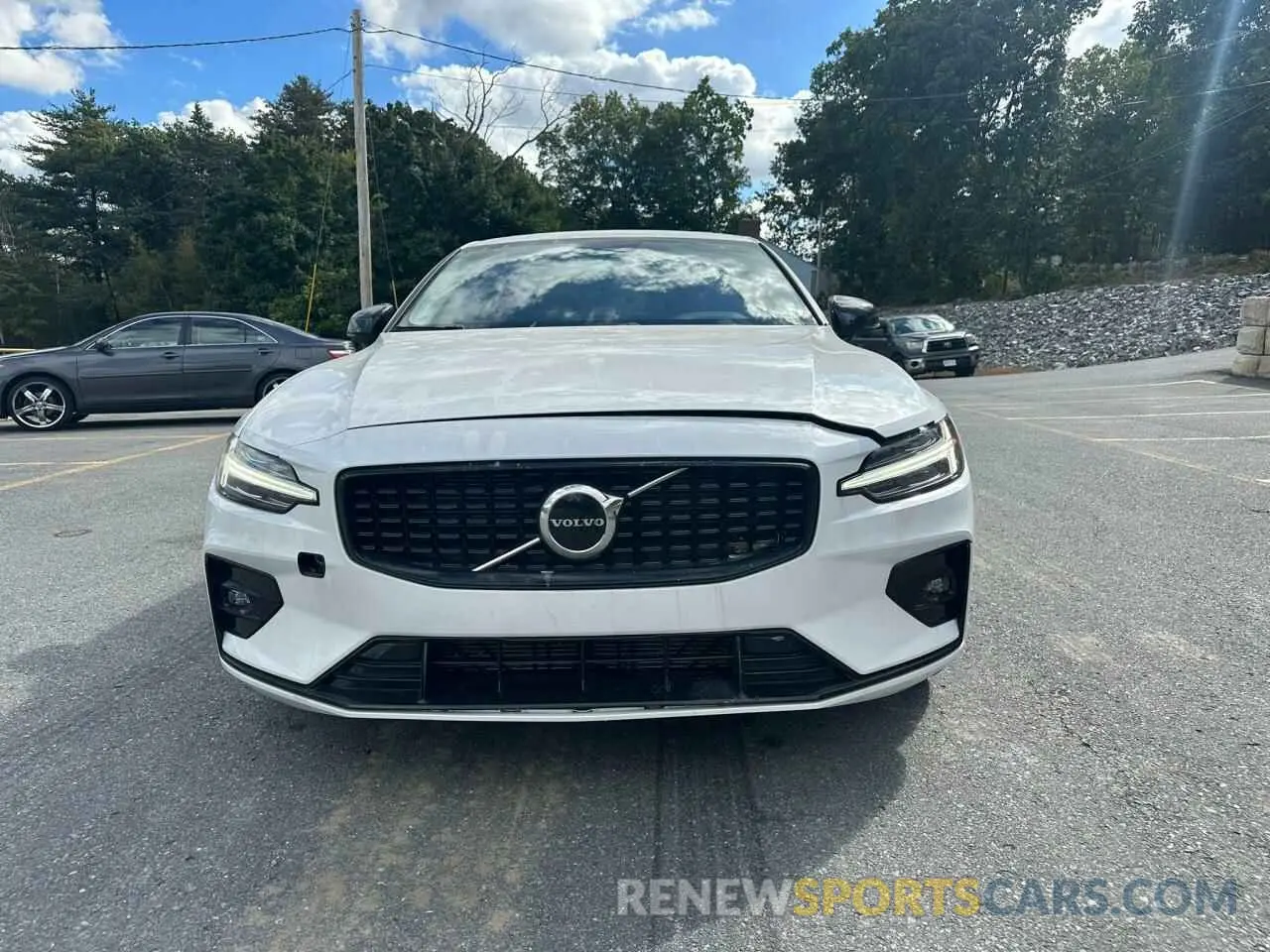 5 Photograph of a damaged car 7JRL12TK2RG322728 VOLVO S60 CORE 2024