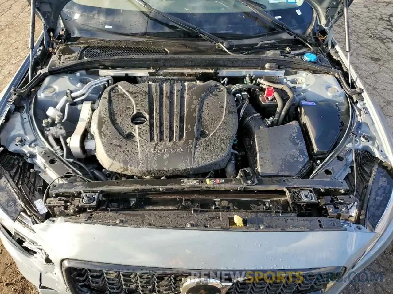 11 Photograph of a damaged car 7JRL12TK5RG319774 VOLVO S60 CORE 2024