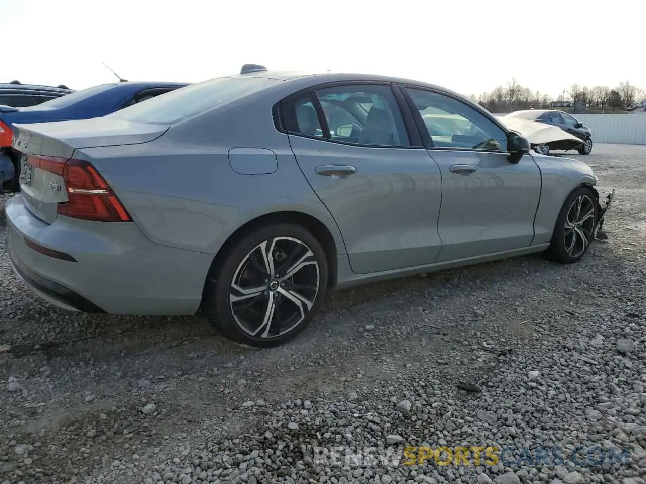 3 Photograph of a damaged car 7JRL12TK6RG281147 VOLVO S60 CORE 2024