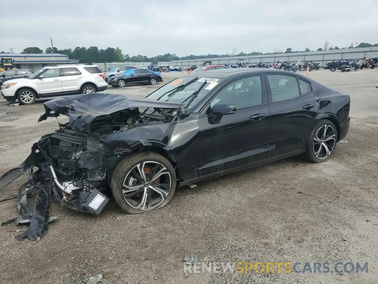 1 Photograph of a damaged car 7JRL12TK6RG323297 VOLVO S60 CORE 2024