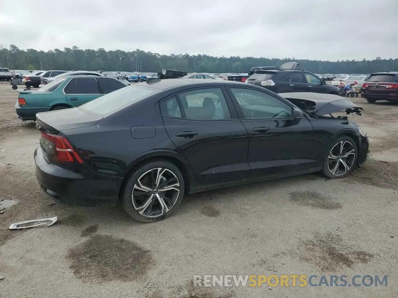 3 Photograph of a damaged car 7JRL12TK6RG323297 VOLVO S60 CORE 2024