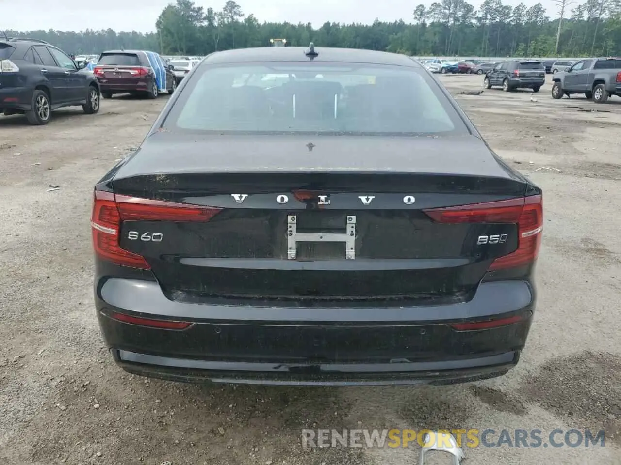 6 Photograph of a damaged car 7JRL12TK6RG323297 VOLVO S60 CORE 2024