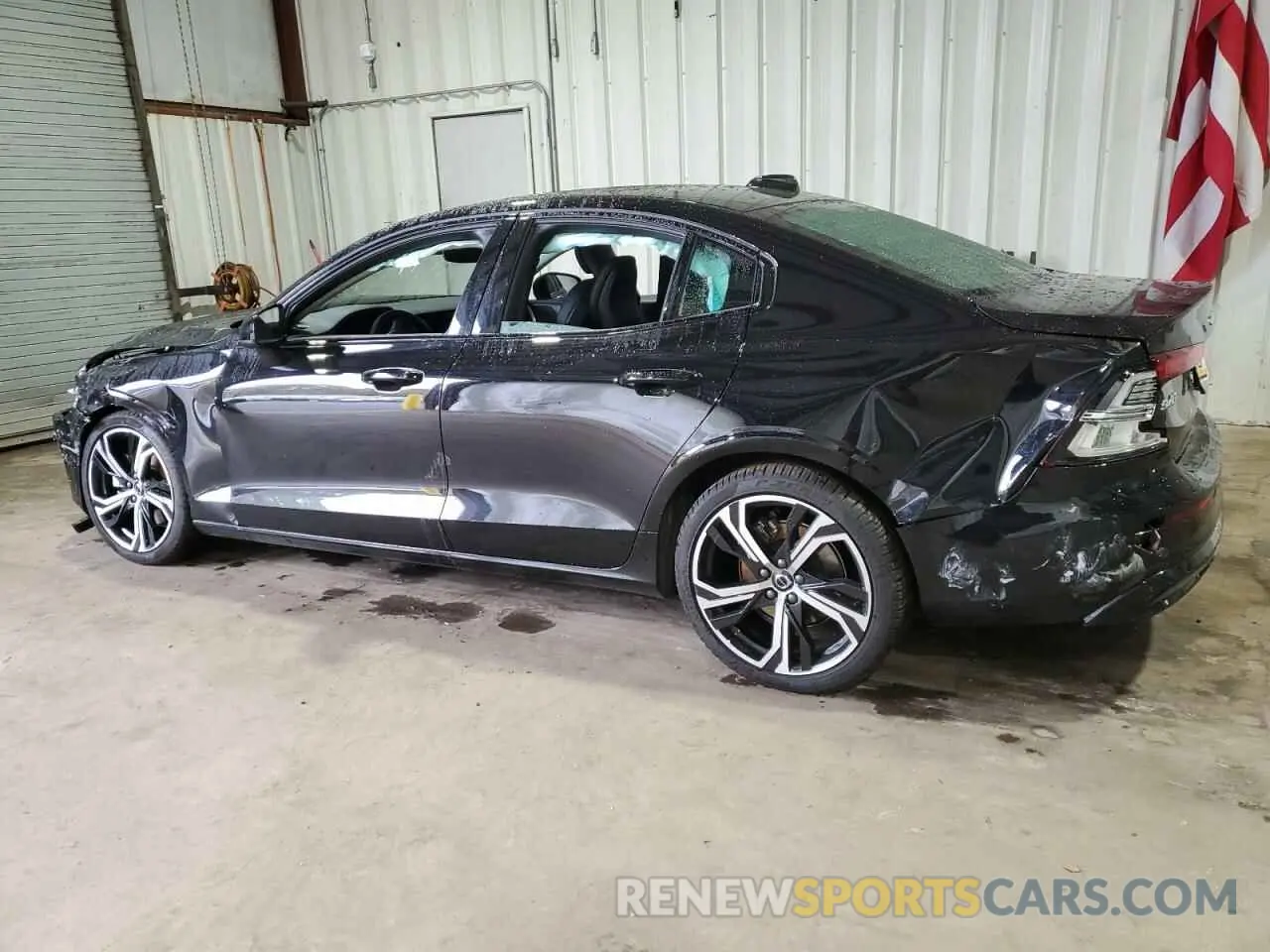 2 Photograph of a damaged car 7JRL12TK7RG324393 VOLVO S60 CORE 2024