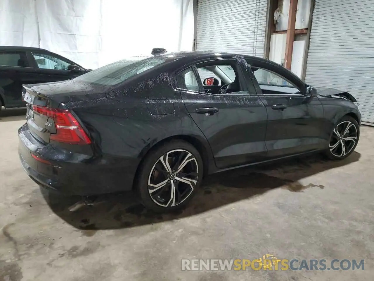 3 Photograph of a damaged car 7JRL12TK7RG324393 VOLVO S60 CORE 2024