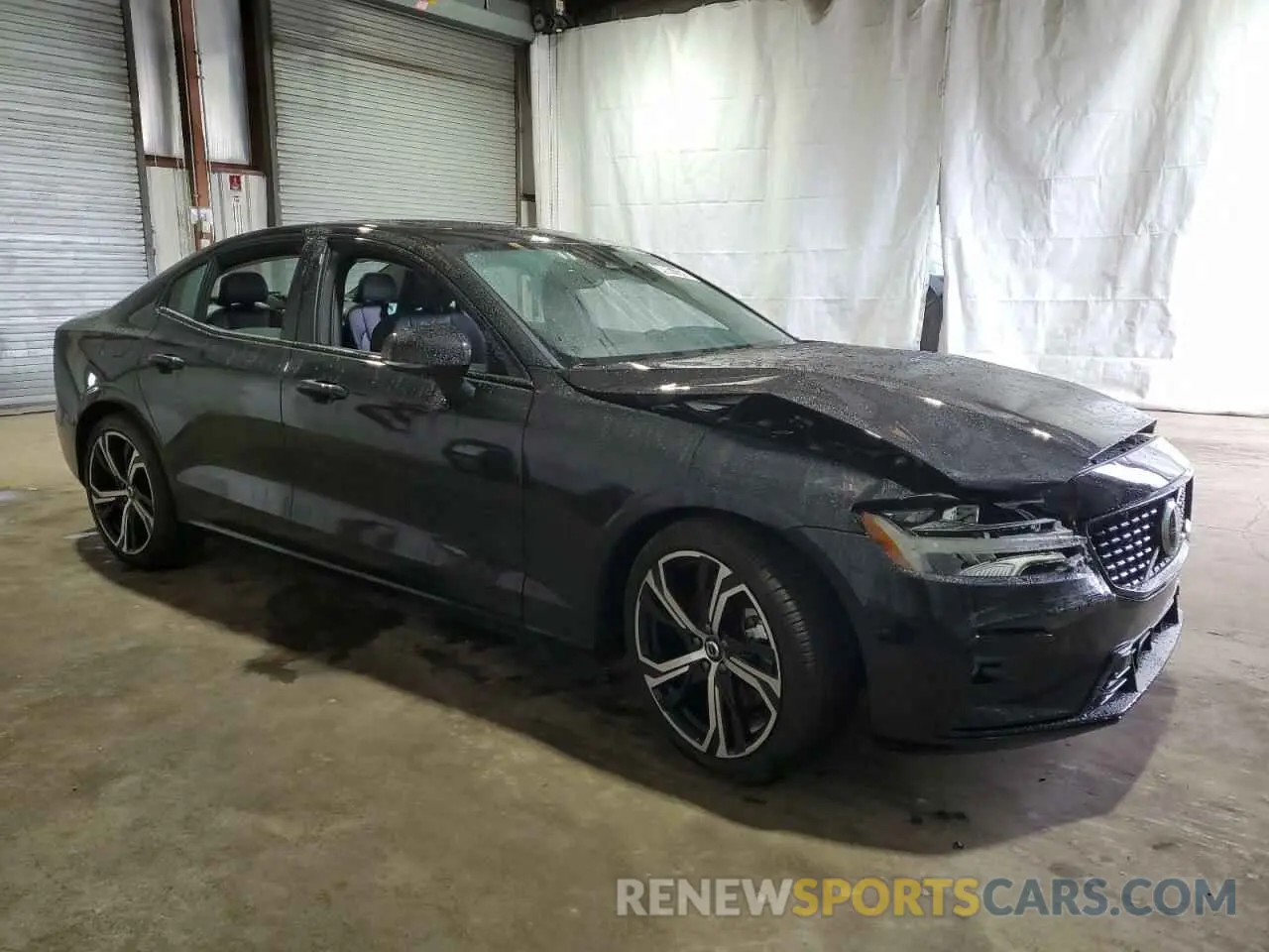 4 Photograph of a damaged car 7JRL12TK7RG324393 VOLVO S60 CORE 2024
