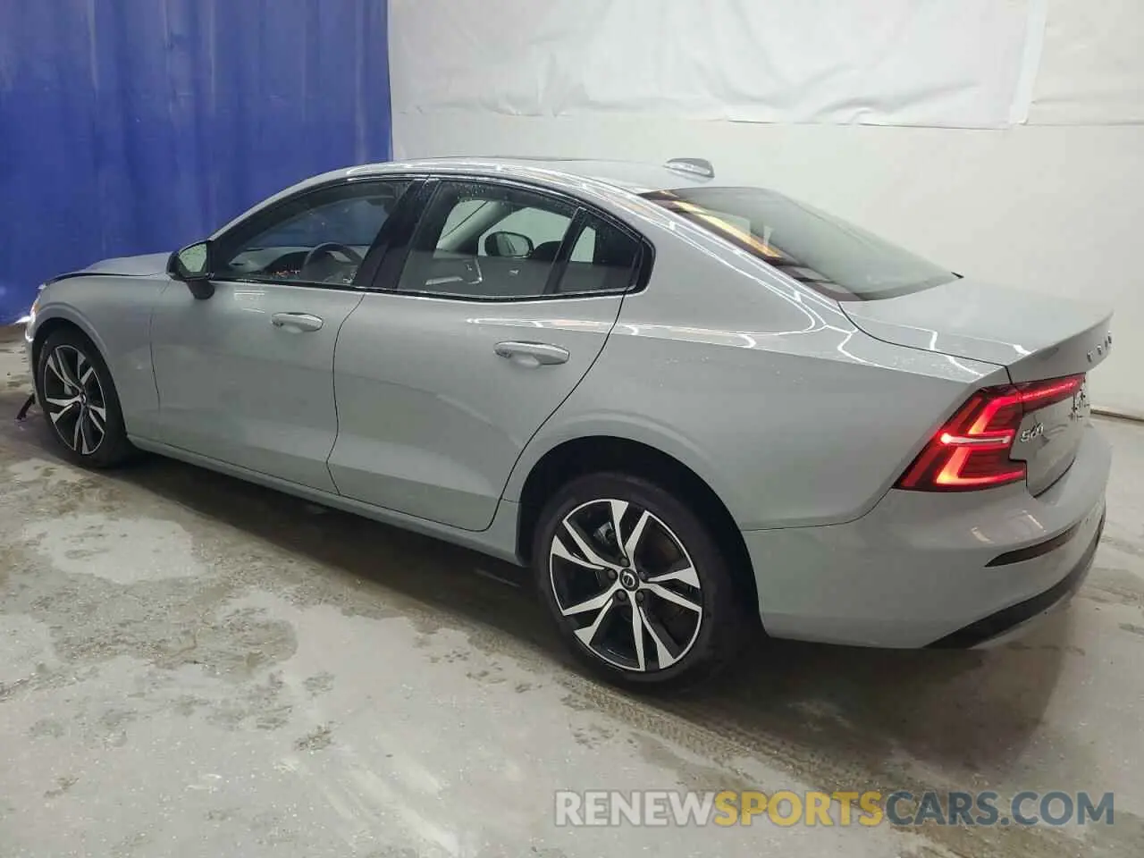 2 Photograph of a damaged car 7JRL12FJ6SG362528 VOLVO S60 CORE 2025