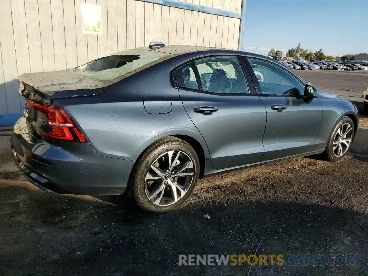 3 Photograph of a damaged car 7JRL12FJ7SG364479 VOLVO S60 CORE 2025