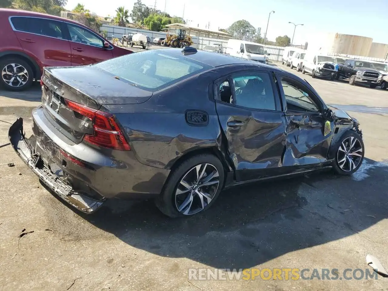 3 Photograph of a damaged car 7JRL12FJ9SG364760 VOLVO S60 CORE 2025