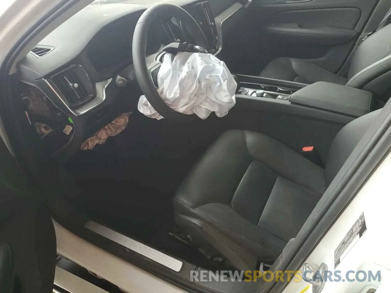 7 Photograph of a damaged car 7JRL12GJXSG364362 VOLVO S60 CORE 2025
