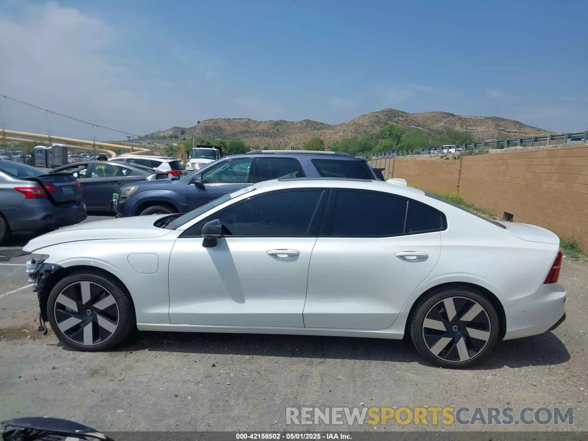 15 Photograph of a damaged car 7JRH60FC3SG368736 VOLVO S60 PLUG-IN HYBRID 2025