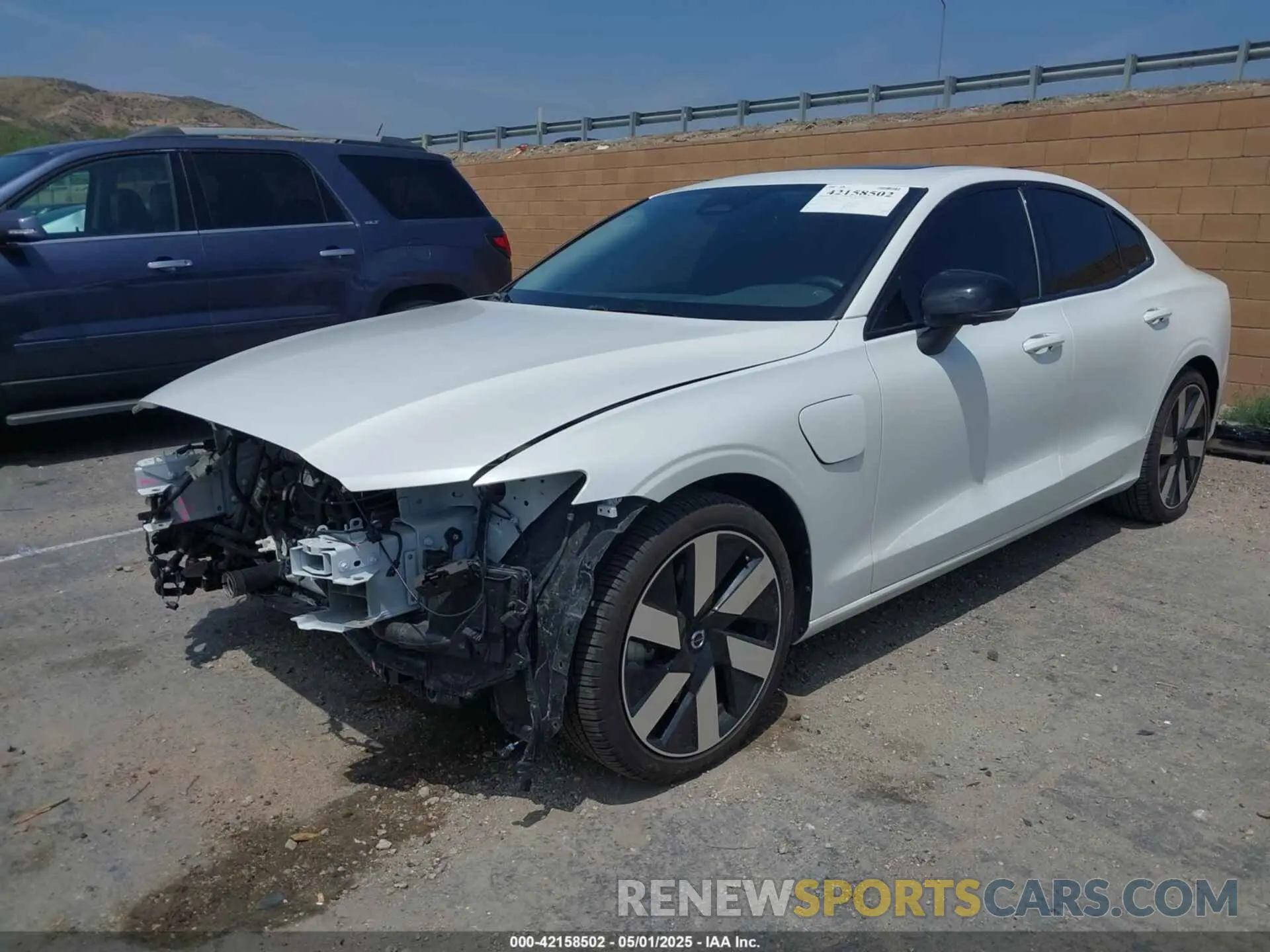 2 Photograph of a damaged car 7JRH60FC3SG368736 VOLVO S60 PLUG-IN HYBRID 2025
