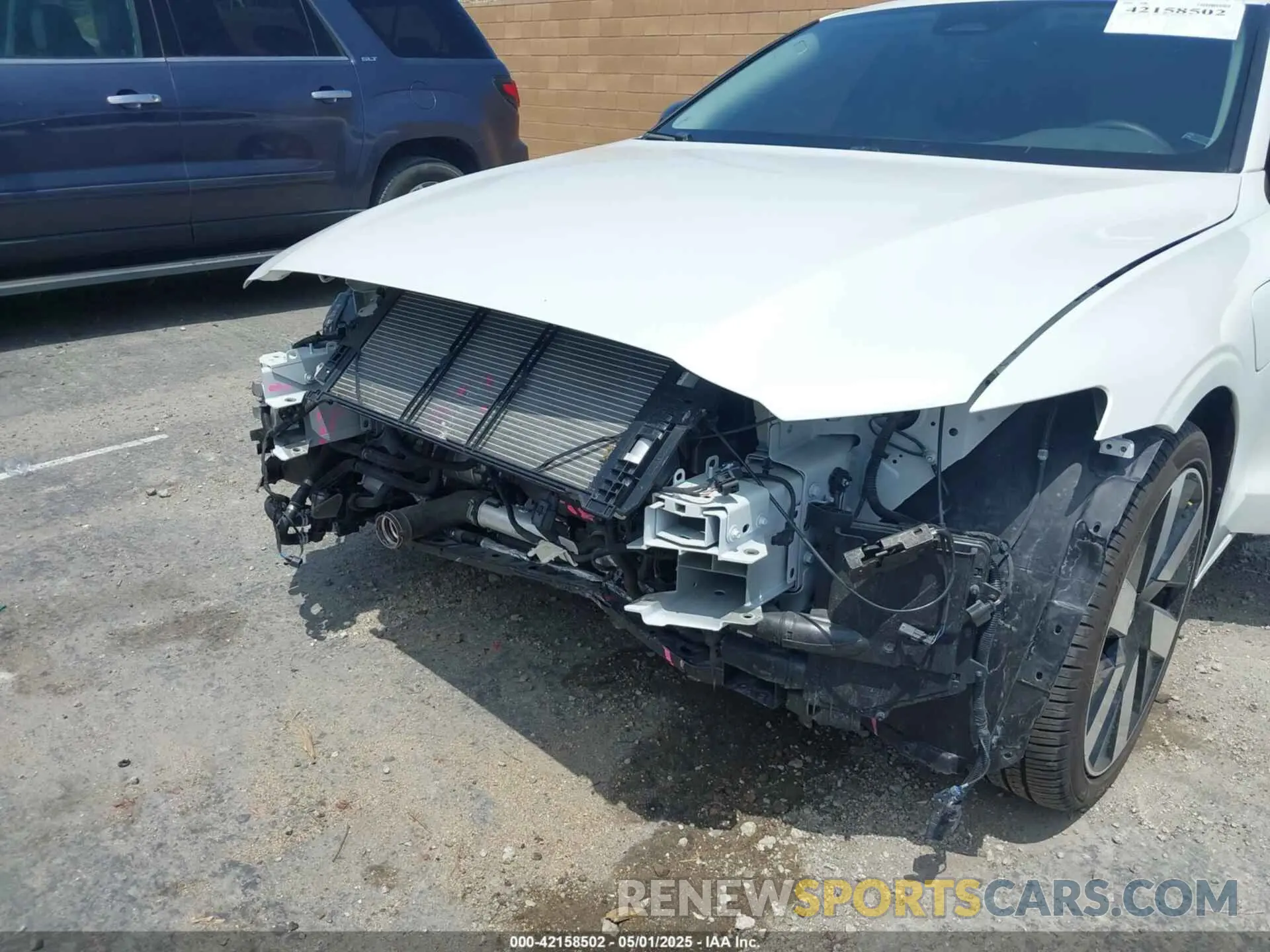 6 Photograph of a damaged car 7JRH60FC3SG368736 VOLVO S60 PLUG-IN HYBRID 2025