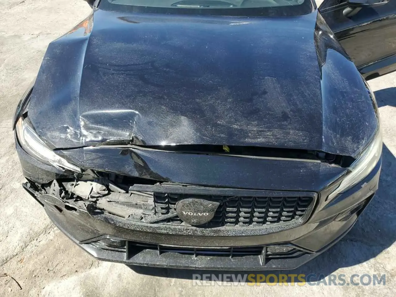 11 Photograph of a damaged car 7JRL12FT0PG250400 VOLVO S60 PLUS 2023