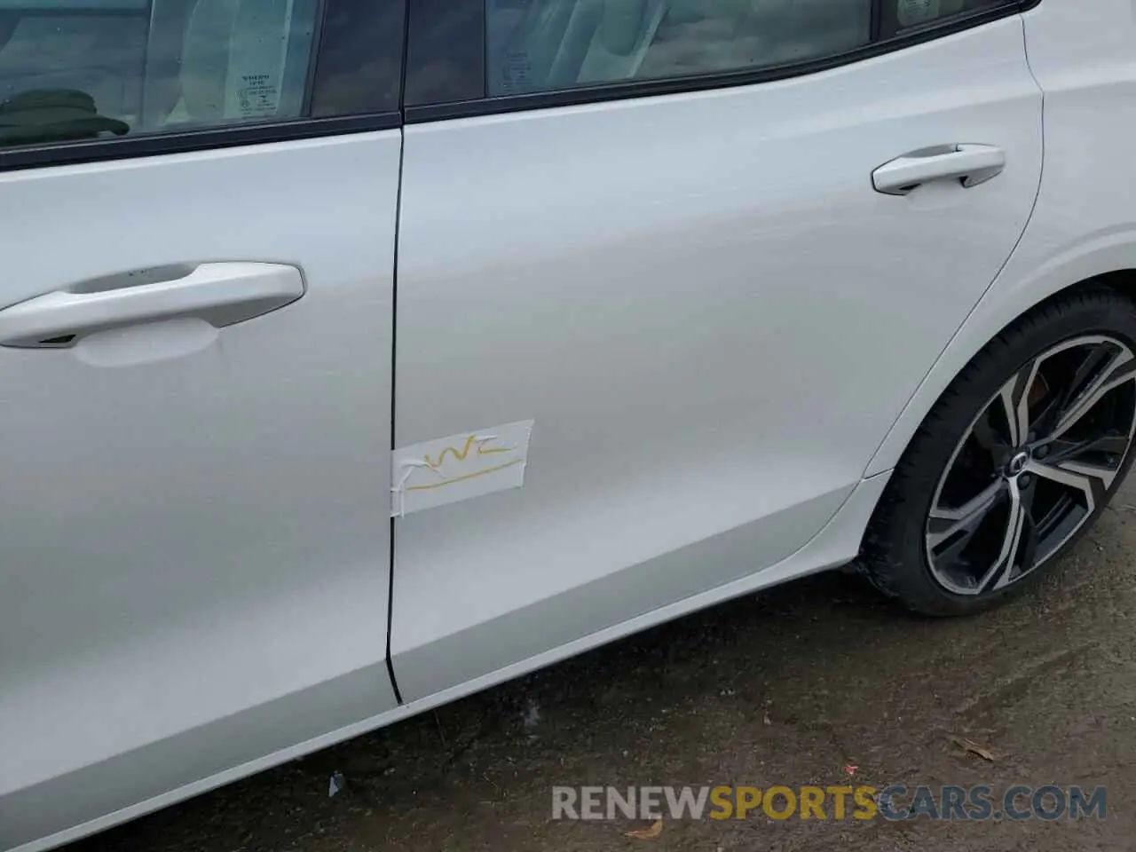 14 Photograph of a damaged car 7JRL12TW9PG230208 VOLVO S60 PLUS 2023