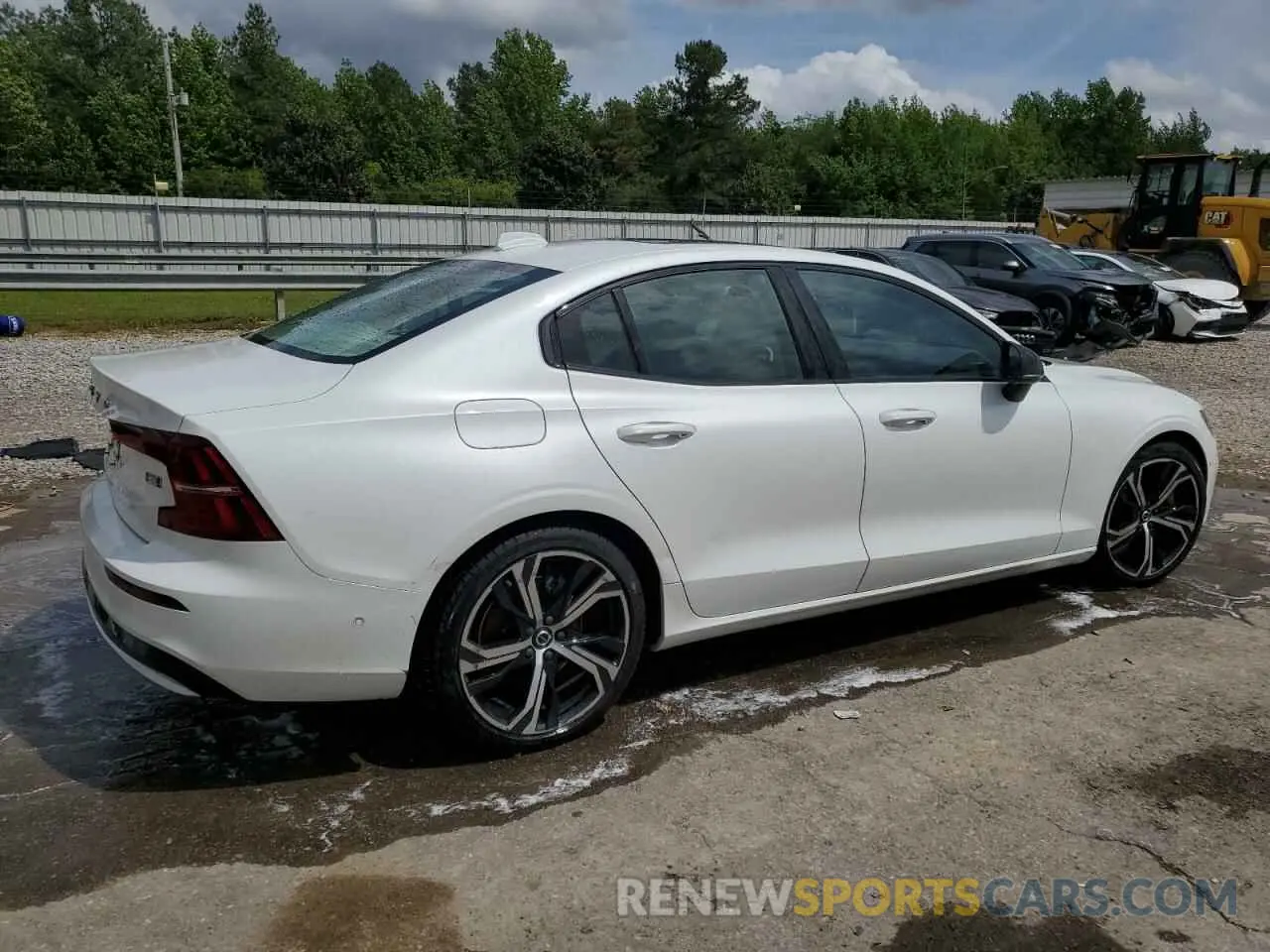 3 Photograph of a damaged car 7JRL12TW9PG230208 VOLVO S60 PLUS 2023