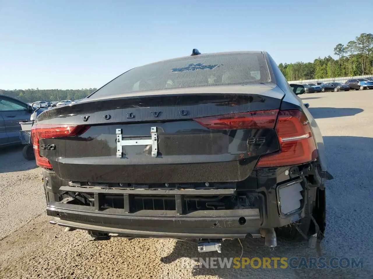 6 Photograph of a damaged car 7JRL12FH3RG319885 VOLVO S60 PLUS 2024
