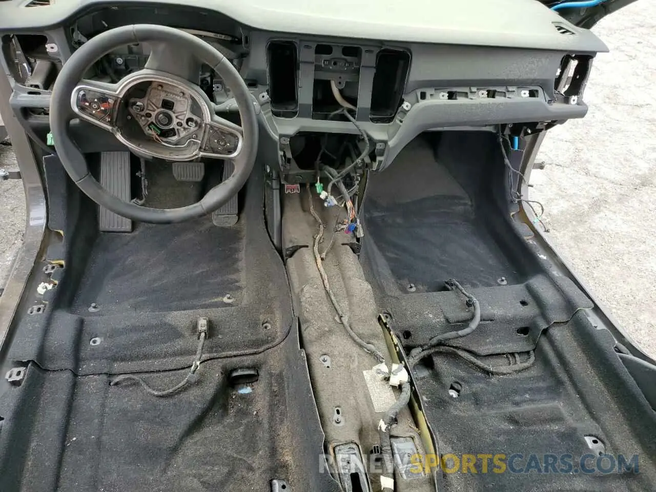 8 Photograph of a damaged car 7JRL12FL0RG312462 VOLVO S60 PLUS 2024