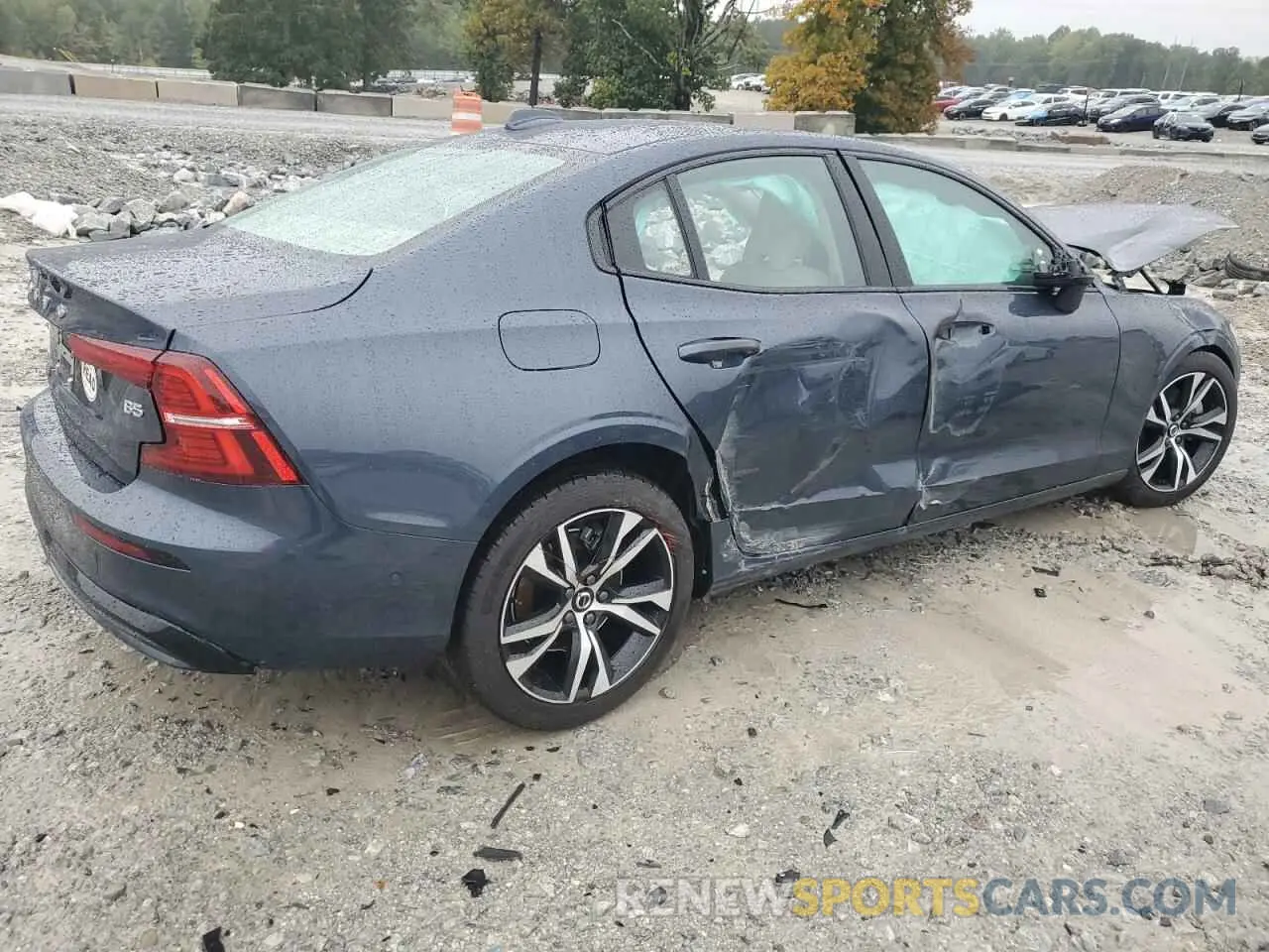 3 Photograph of a damaged car 7JRL12FL1RG309229 VOLVO S60 PLUS 2024