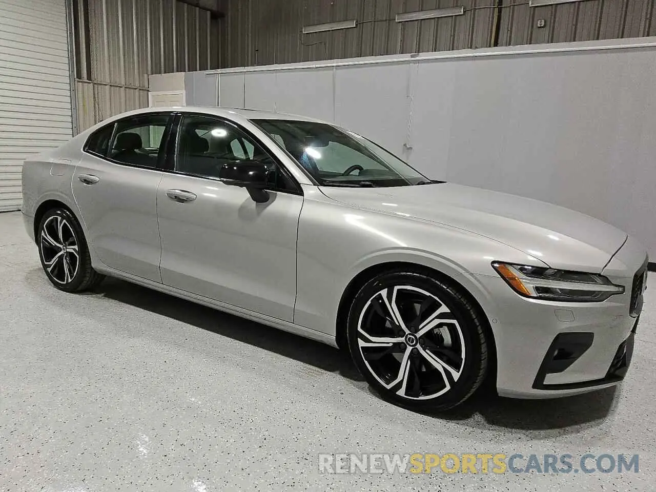 4 Photograph of a damaged car 7JRL12FL7RG306920 VOLVO S60 PLUS 2024