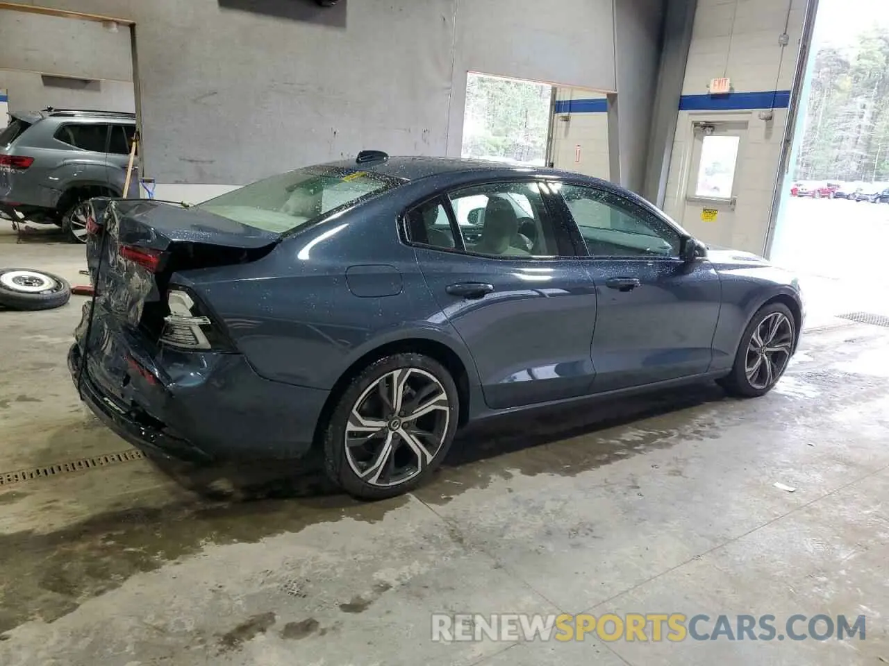 3 Photograph of a damaged car 7JRL12FL7RG314435 VOLVO S60 PLUS 2024
