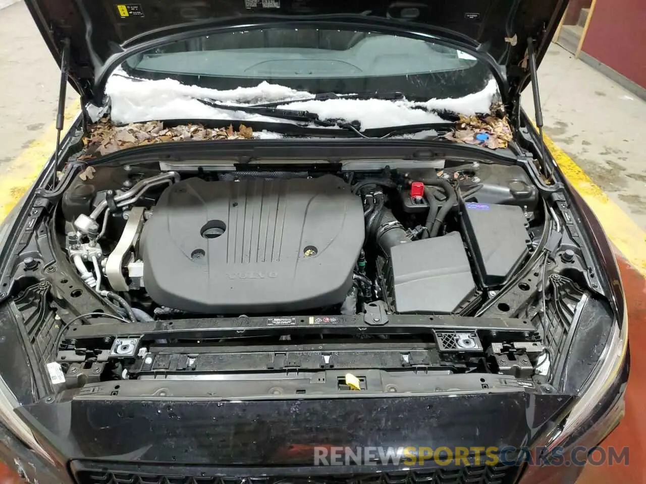 11 Photograph of a damaged car 7JRL12TH5RG308326 VOLVO S60 PLUS 2024